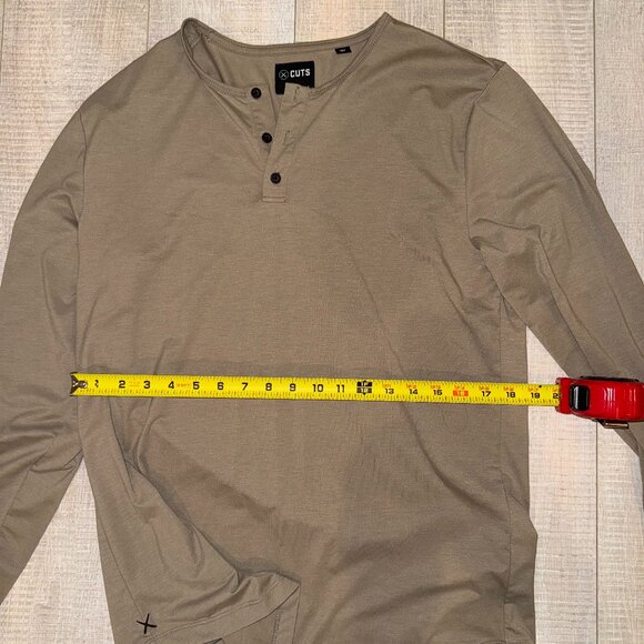 Cuts Long Sleeve Henley Curve Hem Mens' Large - Picture 2 of 2